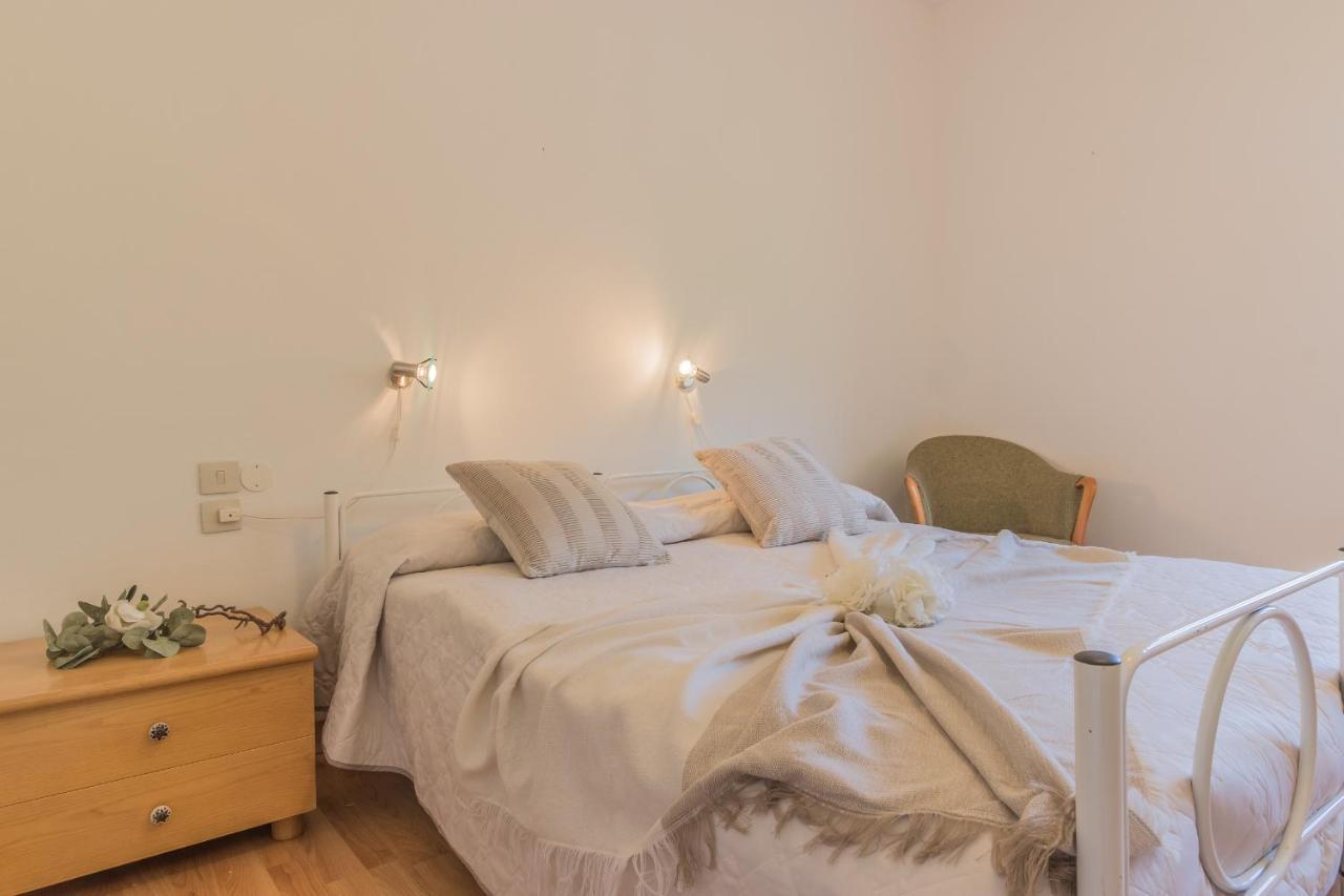 Casa Bobbie Apartment Варена Екстериор снимка
