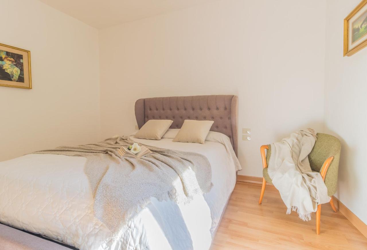 Casa Bobbie Apartment Варена Екстериор снимка